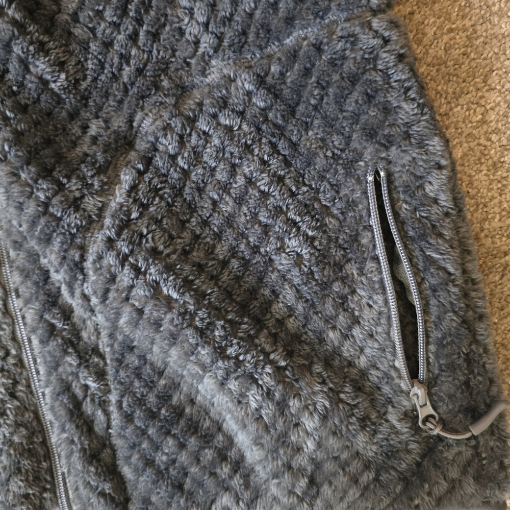 Vest - Picture 3 of 3